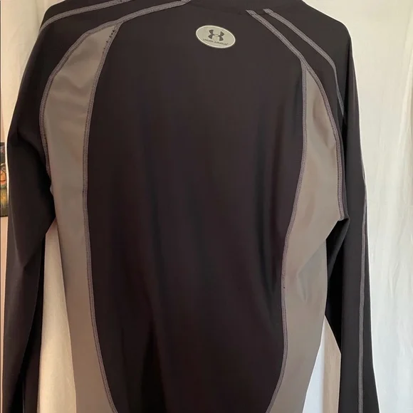 Men’s Under Armour quarter zip - Picture 2 of 2